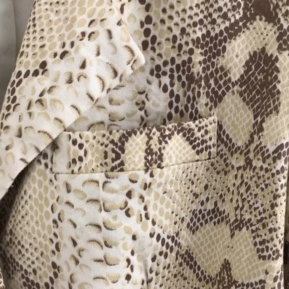 Neiman Marcus Python Print Blazer Cream/Tan Size Medium - Picture 6 of 11